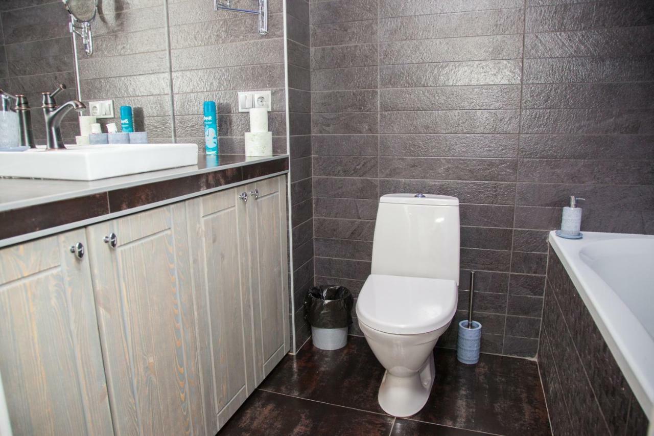 Vip Apartment On Lobanovskogo 19 Street Zaporizhia Esterno foto